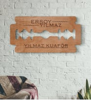 Kuaförlere Özel Jilet Figürlü Ahşap Kapı & Duvar Objesi-1 (Beyaz)