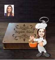 Kişiye Özel Aşçı Karikatürlü Ahşap Anahtarlık Kutulu Bayan-1