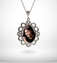 BK Gift Kişiye Özel Fotoğraflı Otantik Gümüş Yaldız Kolye Model 9