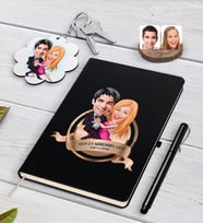 BK Gift Kişiye Özel Yılın En Mükemmel Çifti Karikatürlü Siyah Defter Kalem ve Anahtarlık Hediye Seti-13 (Model 1)
