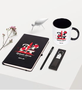 BK Gift Kişiye Özel Öğretmenler Gününüz Kutlu Olsun Temalı Siyah Defter Kalem Anahtarlık Kupa Seti - 1