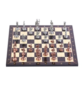 Orta Boy Metal Roma Satranç Takımı Antik ve Ceviz Desenli MDF Ahşap Satranç Tahtası (37x37 cm.)
