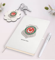 BK Gift Kişiye Özel Gümrükler Muhafaza Personeli Beyaz Defter Kalem Ve Anahtarlık Hediye Seti (Model 1)