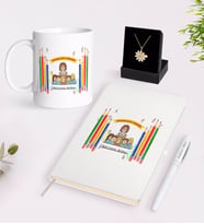 BK Gift Kişiye Özel Dünyanın En İyi Öğretmeni Beyaz Kupa Defter Kalem ve İsimli Papatya Kolye Hediye Seti-18 (Model 1)