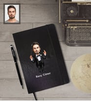 Kişiye Özel Orkestra Şefi Karikatürlü Siyah Defter Kalem Hediye Seti   Bay-1