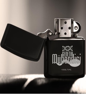 BK Gift Kişiye Özel Mesleki Genetik Mühendisi Benzinli Siyah Metal Çakmak