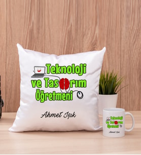 Teknoloji ve Tasarım Öğretmeni Kare Yastık ve Beyaz Kupa Bardak