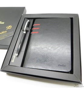 Scrikss İsme Özel Cep Portföyü Hediye Seti MD-513 Siyah Deri Portföy + Touch Kalem Scrikss Kalem İsme Özel Kalem Hediyelik Set