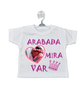 Fotoğraflı ve İsimli Arabada Bebek Var Vantuzlu Araba Mini Tişört (Kız)