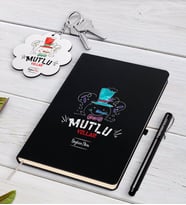 BK Gift Kişiye Özel Yılbaşı Mutlu Yıllar Siyah Defter Kalem ve Anahtarlık Hediye Seti-5 (Model 1)
