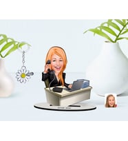 BK Gift Kişiye Özel Kadın Asistan Karikatürlü 3D Ahşap Biblo ve İsimli Silver Papatya Anahtarlık-1 (Model 1)