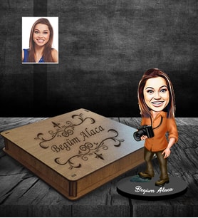 Kişiye Özel Fotoğrafçı Karikatürlü Ahşap Biblo Kutulu Bayan-2