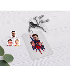 BK Gift Kişiye Özel Süper Baba ve 2 Çocuk Karikatürlü Şeffaf Pleksi Anahtarlık-1 (Beyaz)