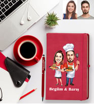 Kişiye Özel Aşçı Sevgili Karikatürlü Kırmızı Defter Kalem Hediye Seti Model-2