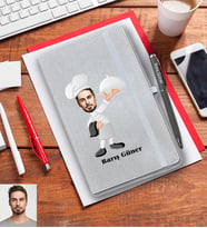 Kişiye Özel Aşçı Karikatürlü Gri Defter Kalem Hediye Seti Bay-3