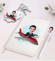 BK Gift Kişiye Özel Erkek Uçuş Görevlisi Host Karikatürlü Beyaz Defter Kalem ve Anahtarlık Hediye Seti-1 (Model 1)