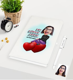 BK Gift Kişiye Özel En Güzel Anne Karikatürlü Beyaz Defter Kalem Seti