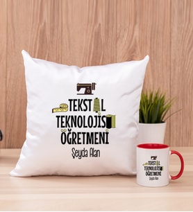 Tekstil Teknolojisi Öğretmeni Kare Yastık ve Kırmızı Kupa Bardak