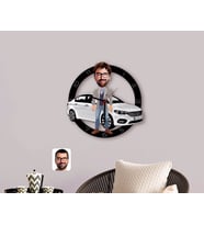 BK Gift Kişiye Özel Plakalı Erkek Fiat Egea Karikatürlü Ahşap Duvar Saati-1 (Beyaz)