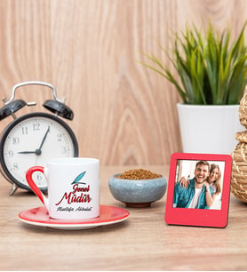 Genel Müdür Kırmızı Kahve Fincanı ve Kırmızı Mini Fotoğraf Çerçevesi