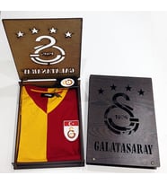 Galatasaray Forma Metin Oktay Hediyelik Kutulu Tshirt 111 (Kırmızı)