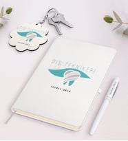 BK Gift Kişiye Özel Diş Teknikeri Beyaz Defter Kalem ve Anahtarlık Hediye Seti (Model 1)