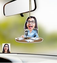 BK Gift Kişiye Özel Bayan Sunucu Spiker Karikatürlü Ahşap Araba Dikiz Ayna Süsü (Çok Renkli)