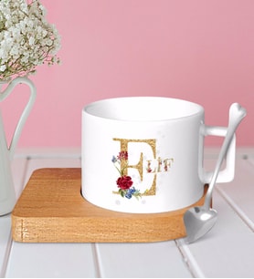 BK Gift Kişiye Özel Harfli Ahşap Altlıklı Seramik Fincan-4 (Beyaz)
