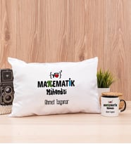 Matematik Mühendisi Dikdörtgen Yastık ve Siyah Kupa Bardak