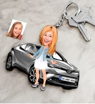 BK Gift Kişiye Özel Bayan Toyota C-HR Figürlü Plakalı Ahşap Karikatür Anahtarlık (Çok Renkli)