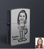 Kişiye Özel Fotoğrafçı Tasarımlı Karikatür Siyah Benzinli Çakmak Bayan-1 (STD)