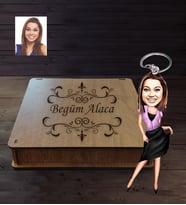 Kişiye Özel Bayan Karikatürlü Ahşap Anahtarlık Kutulu Model-9