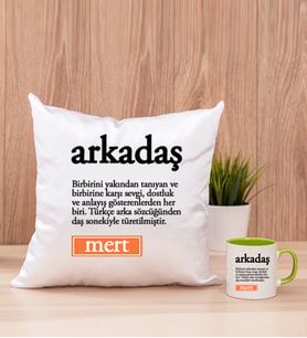 Arkadaş Kelime Anlamı Kare Yastık ve Yeşil Kupa Bardak
