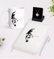 BK Gift Kişiye Özel Atatürk Temalı Beyaz Kupa Defter Kalem ve İsimli Papatya Kolye Hediye Seti-7 (Model 1)