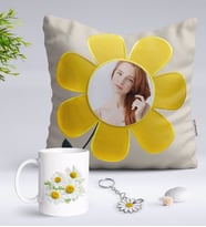 BK Gift Kişiye Özel Fotoğraflı Papatya Yastık Kupa ve Silver Papatya Anahtarlık-12 (Model 1)