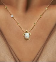 Demas Gold Pırlanta 14 Ayar Altın Dorikalı Avustralya Beyaz Opal Kaplumbağa Kolye (Sarı)