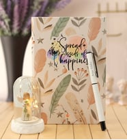 Kişiye Özel Beyaz Roller Kalem& Tüy Tasarımlı Defter& Işıklı Mini Yonca Tutan Şans Meleği Fanus Hediye Seti