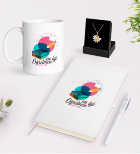 BK Gift Kişiye Özel En İyi Öğretmen Beyaz Kupa Defter Kalem ve İsimli Papatya Kolye Hediye Seti-3 (Model 1)