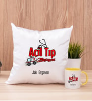 Acil Tıp Teknisyeni Kare Yastık ve Sarı Kupa Bardak