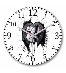 Chucky Horror  Duvar Saati Bombeli Gercek Cam