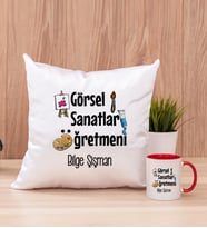 Görsel Sanatlar Öğretmeni Kare Yastık ve Kırmızı Kupa Bardak