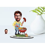 BK Gift Kişiye Özel Erkek Mangalcı Karikatürlü Ahşap Biblo Model-1 (Beyaz)