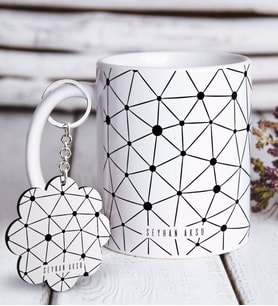 BK Gift Kişiye Özel İsimli Beyaz Kupa ve Anahtarlık Hediye Seti-26 (Model 1)