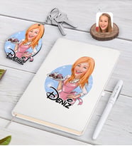 BK Gift Kişiye Özel Kadın Aşçı Karikatürlü Beyaz Defter Kalem ve Anahtarlık Hediye Seti-4 (Model 1)