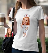 BK Gift Kişiye Özel Bayan Hemşire Karikatür Beyaz Tişört  2