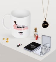 BK Gift Kişiye Özel En Güzel Anne Adayı Kupa Ayna ve Siyah Mineli Kolye Seti-2 (Model 1)