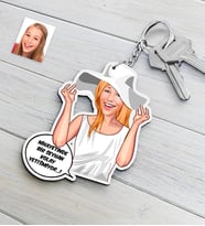 BK Gift Kişiye Özel Bayan Kolay Yetişmiyor Karikatürlü Ahşap Anahtarlık-6 (Beyaz)