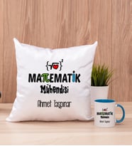 Matematik Mühendisi Kare Yastık ve Mavi Kupa Bardak