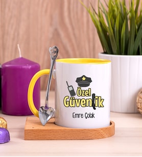 Özel Güvenlik Ahşap Altlıklı Sarı Kupa Bardak