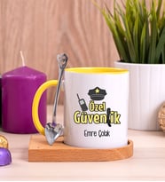 Özel Güvenlik Ahşap Altlıklı Sarı Kupa Bardak